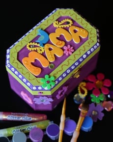 Make Mom a Love Box!
