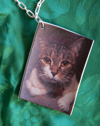 Make Jewelry Using Your Favorite Photos!